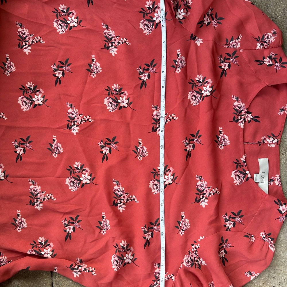 LOFT Pink Floral Blouse - Picture 6 of 6